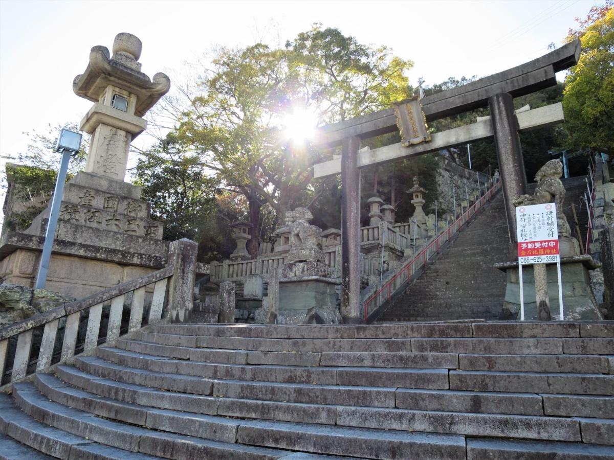 Hostel Coliberty Tokushima Bagian luar foto